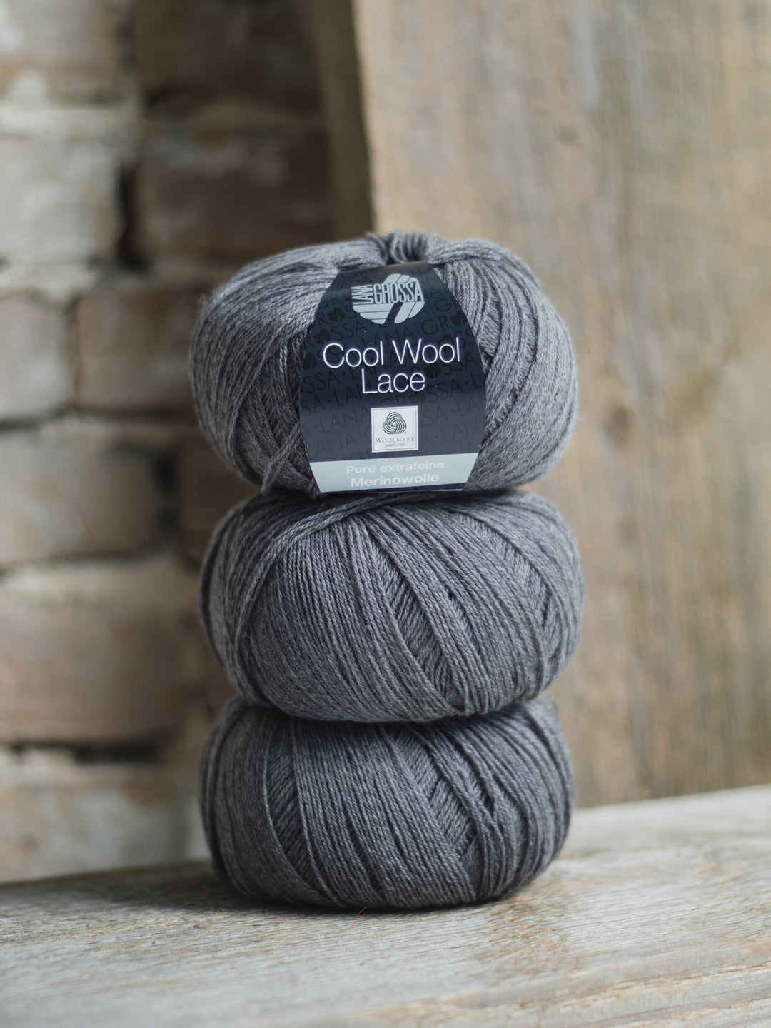 Cool Wool Lace 026 Donkergrijs