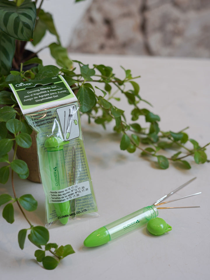 Darning needle set