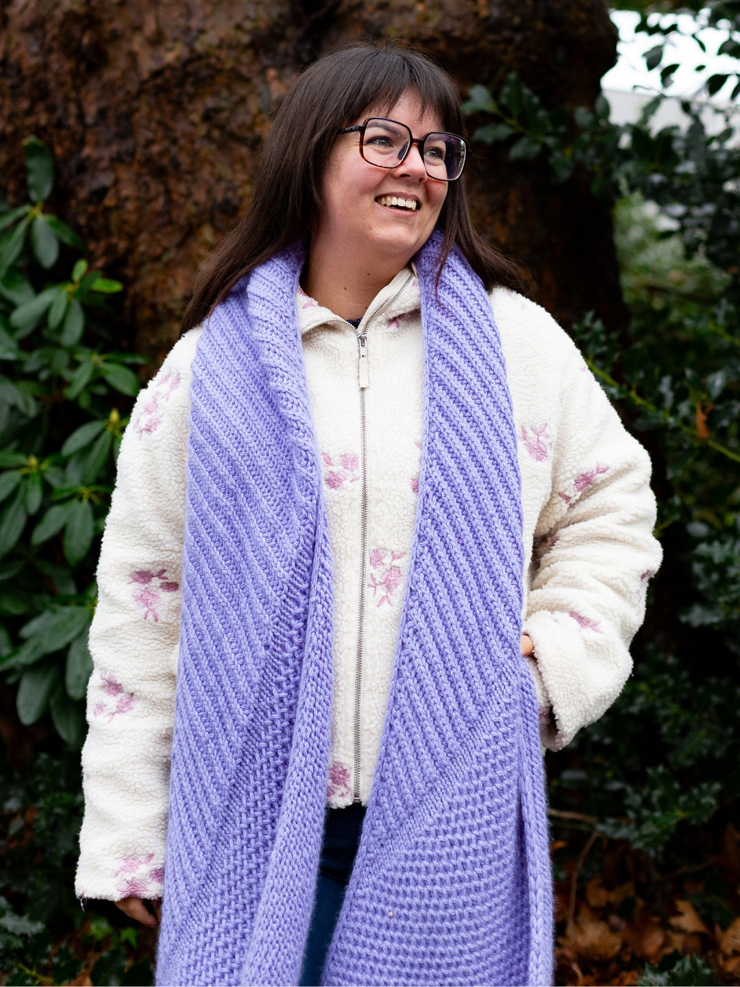 Breipakket Bombadil sjaal - Ruth Walburg