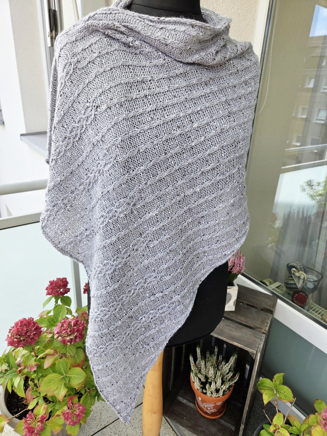 Breipakket Lizas Tuch Cable Love - Cool Wool Dots